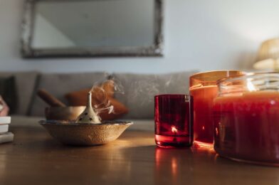 4 ingenious ways to remove candle wax from a jar in less than 20 minutes
