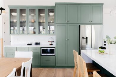 8 kitchen color trends you will see in 2025, according to designers
