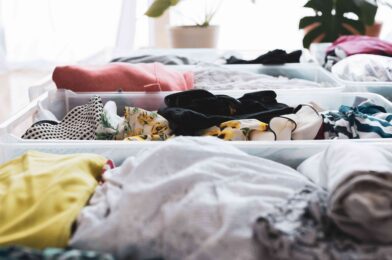 How to store clothes without wrinkles, according to the washers’ professionals