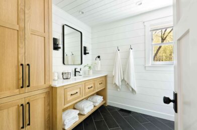 Should you store towels in the bathroom? Cleaning experts as hard as