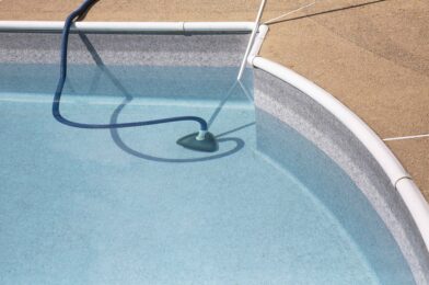 4 Ways to take the sandy and dirt quickly out of the pool, toward the pool